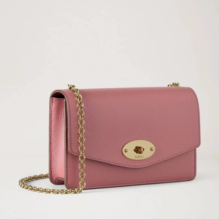 Mulberry Liten Darley Pink Scrumpy Small Classic Grain axelväska i rosa läder med guldkedja, modell RL7791205J647