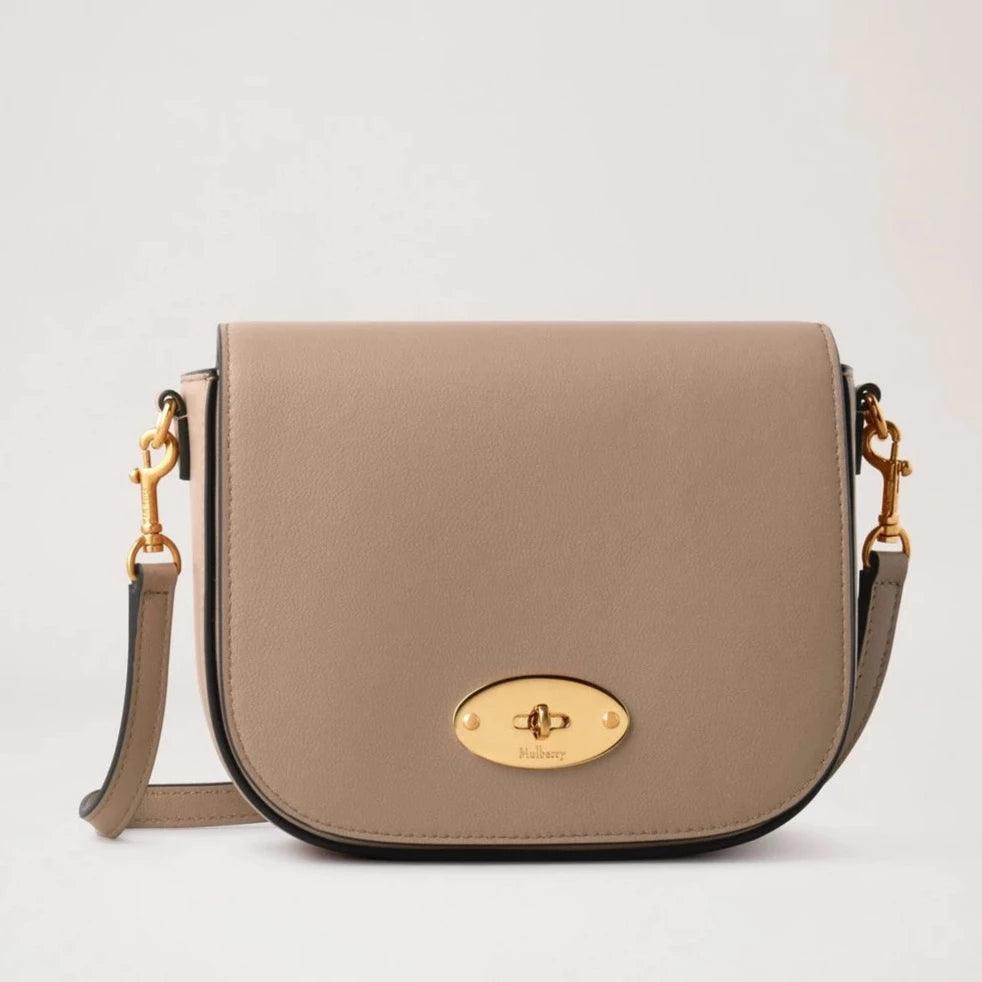 Mulberry Liten Darley Väska i ljusbrunt läder med guldfärgat spänne, modell RL7904587E631-1