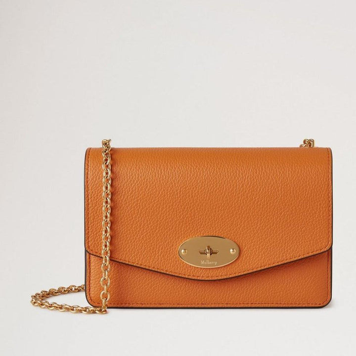 Mulberry Liten Darley Sunset liten klassisk läderväska med guldkedja och präglad struktur. Modell RL7791205N691