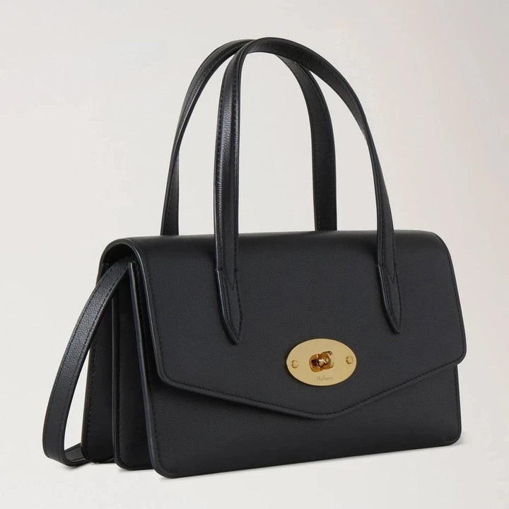 Mulberry Liten Darley Top Handle Black Micro Classic Grain, svart läderhandväska med guldfärgat spänne, modell RL8678587A100.