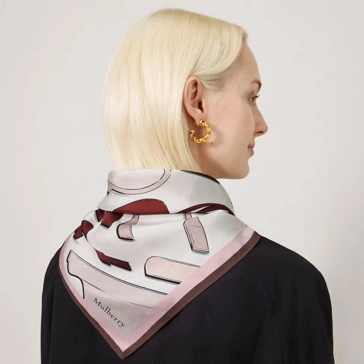 Mulberry Fyrkantig halsduk Bayswater Workshop Blossom Pink Silk Twill vikt runt kvinnans hals, modell VS4864143J002