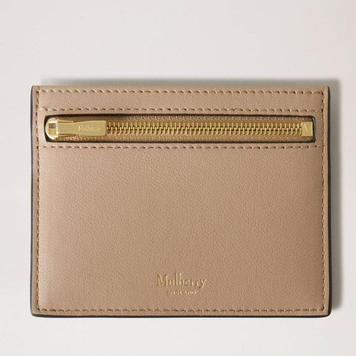 Mulberry Blixtlåst kreditkort i ljust läder med gyllene dragkedja, framifrån. Modell RL7840587E631