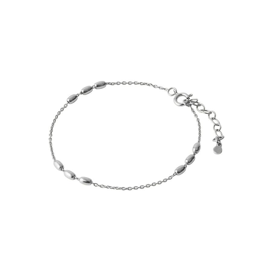 Pernille Corydon Caia armband i silver med ovala pärlor, justerbar kedja, modell B-730-S-1.