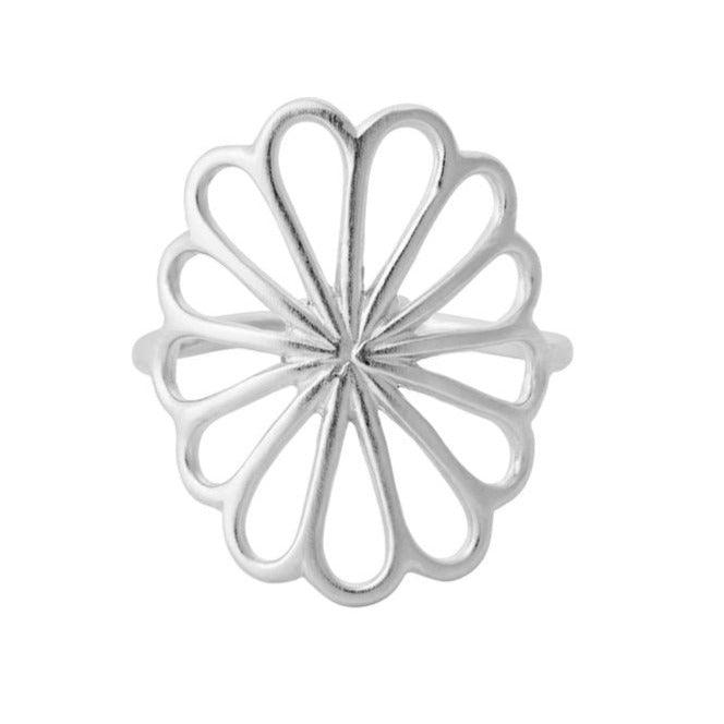 Pernille Corydon Stor Bellis silverring med elegant snidad blommig design, modell R-328-S-003