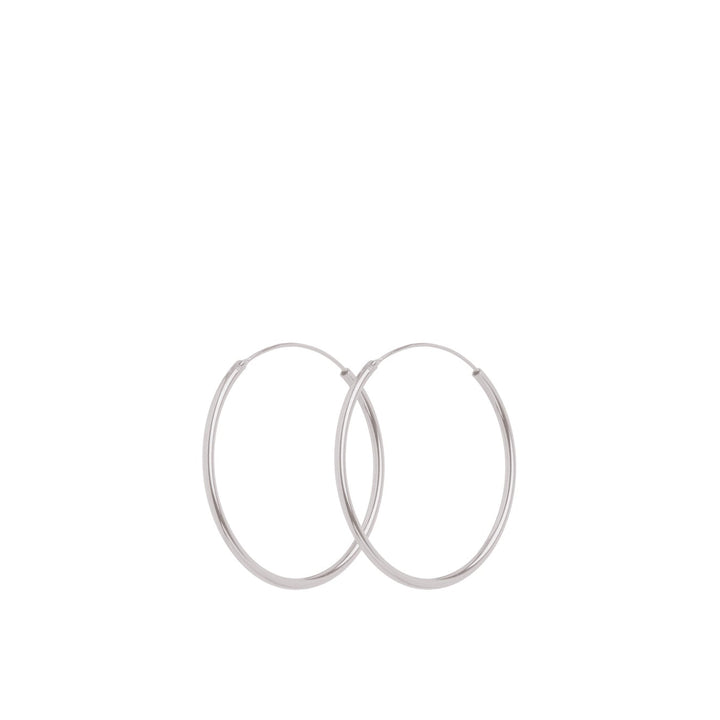 Pernille Corydon Mini Plain Hoops i silver, enkla runda örhängen i klassisk design. Modell E-139-S.