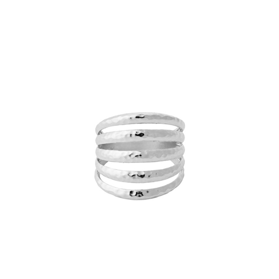 Pernille Corydon Poesi Ring i silver, bred hamrad ring med fyra öppna band. Modell R-214-S-004