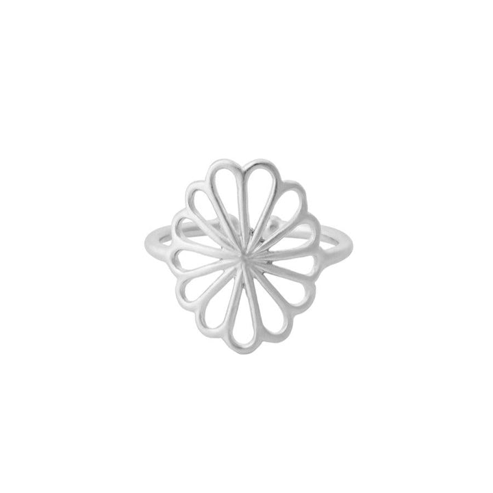 Pernille Corydon Small Bellis Ring i silver med blominspirerad öppen front, Modell R-326-S-003-1.