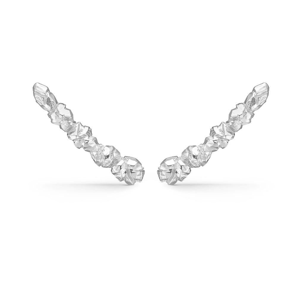 Elements ORESTIK silverörhängen med rå kristallstruktur på vit bakgrund. Modell 7110856-1