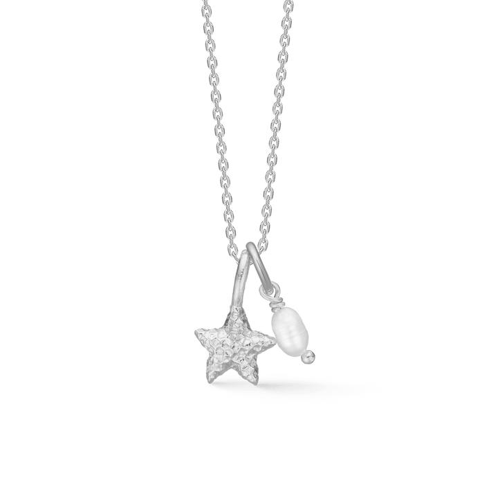 Studio Z Starfish Luster silverhalsband med sjöstjärna och pärlhänge på tunn kedja. Modell 7123903-1