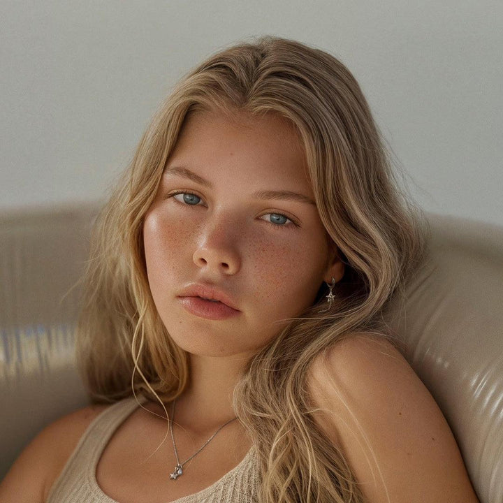 Studio Z Starfish Luster sjöstjärna halsband bärs av modell, modell7123903-2