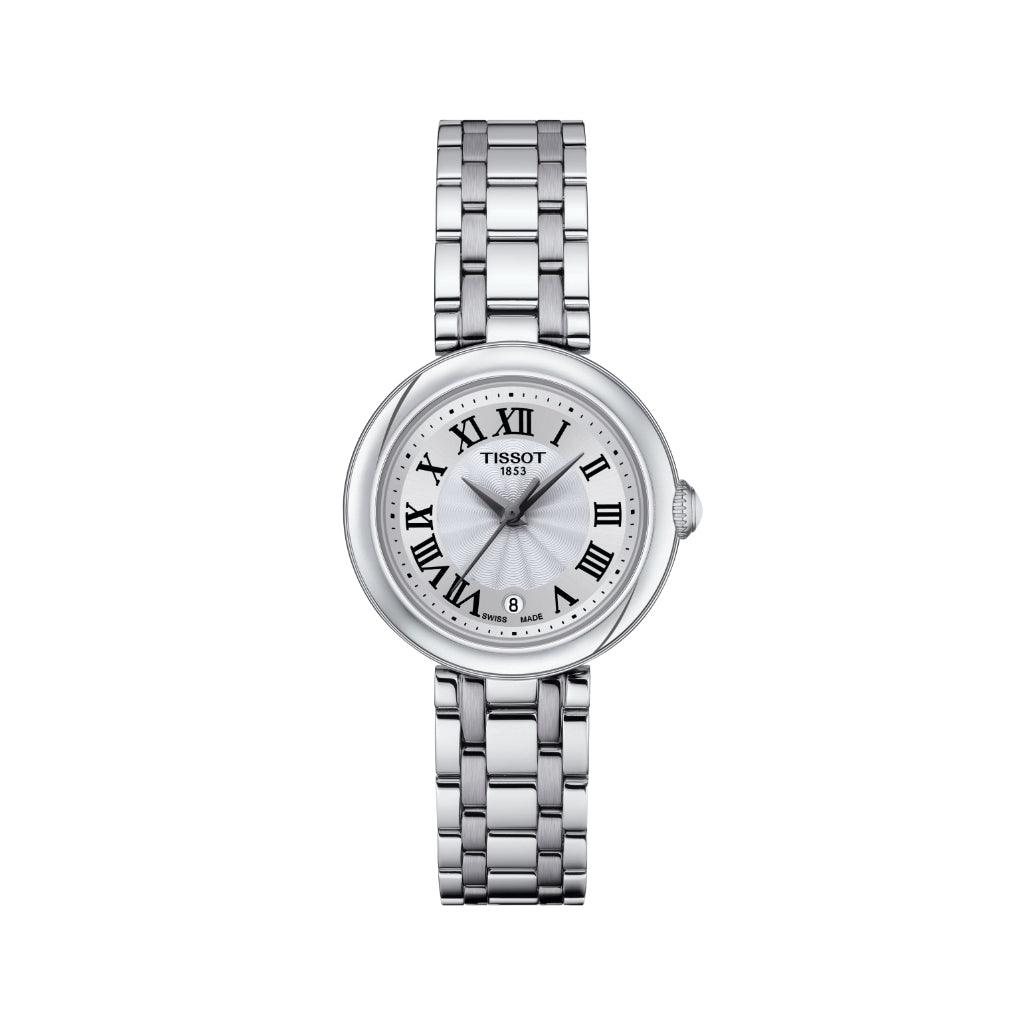 Tissot Bellissima Small Lady visar en silverklocka med romerska siffror, datum och elegant metallband. Modell T1260101101300