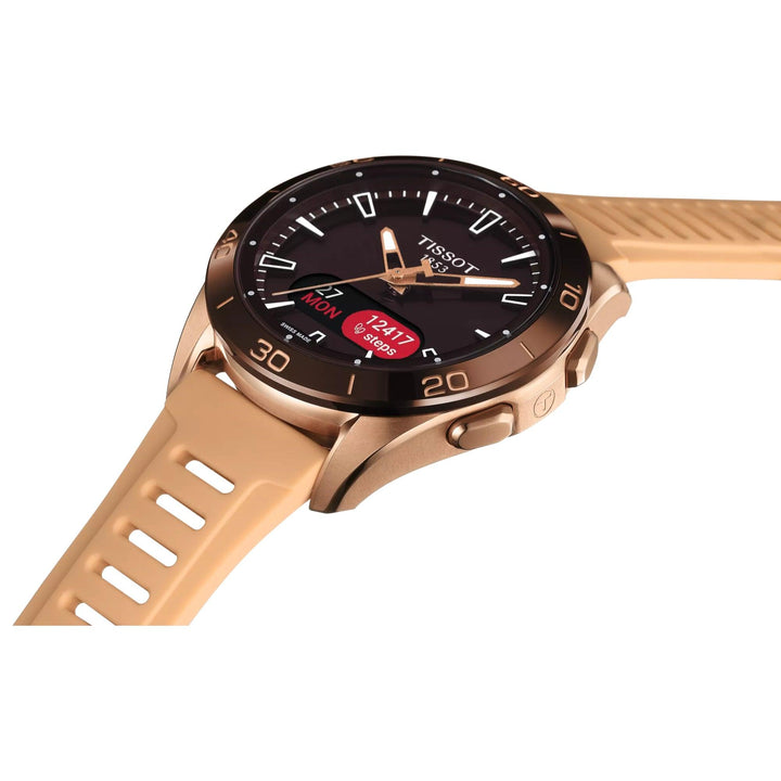 Tissot T-Touch Connect Sport Rose Gold PVD visas med svart urtavla och beige silikonrem. Modell T1534204705105.
