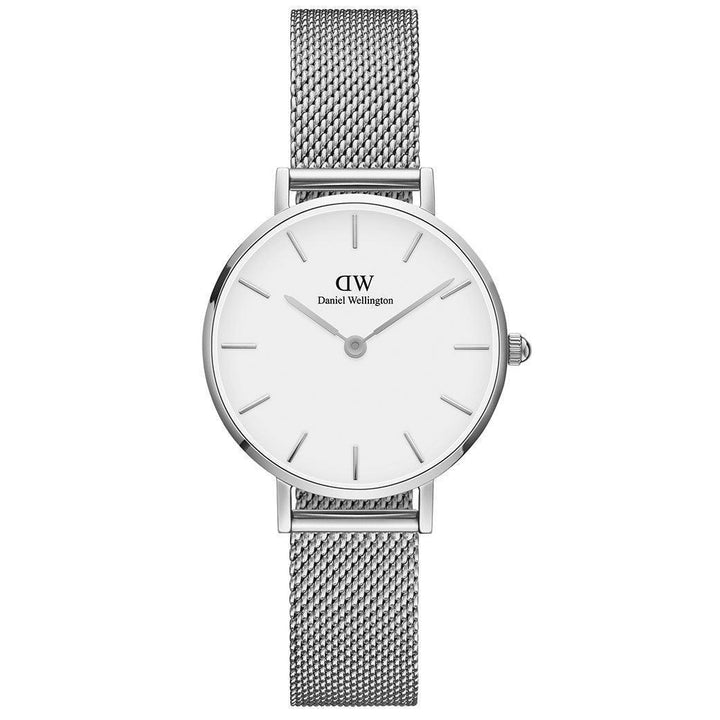 Daniel Wellington Classic Petite Sterling 28mm visar en elegant silverklocka med meshband och vit urtavla. Modell DW00100220-ADW00100220.