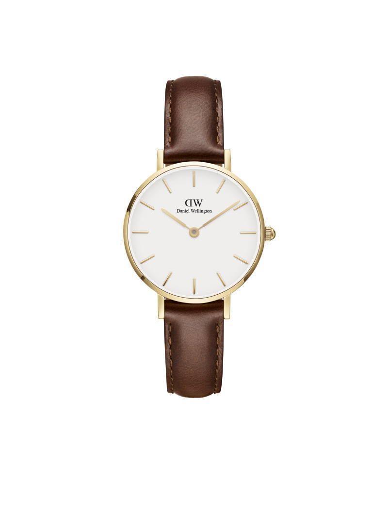 Daniel Wellington Petite St Mawes 28mm med vit urtavla, gyllene boett och brunt läderband. Modell DW00100552.