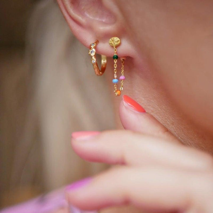 enamel lola örhängen e140gm drömmande bärs i örat, gyllene örhänge med färgade pärlor, Modell e140gm-dreamy-2