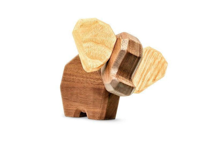 Fablewood Little Elephant, dekorativ träfigur med ljusa och mörka trädetaljer. Modell 9006-2.