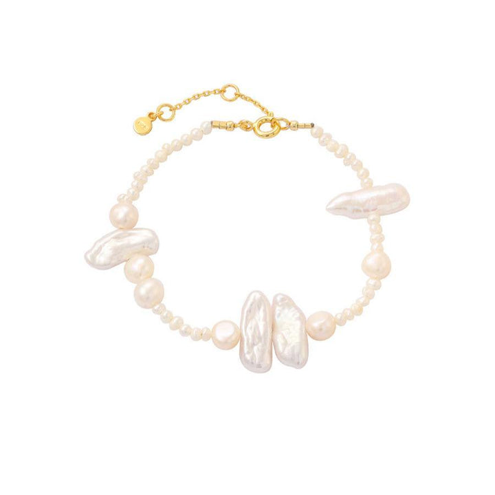 Hultquist Vera Armband sötvattenspärlor silverpläterade, elegant design med vita pärlor. Modell S08303G