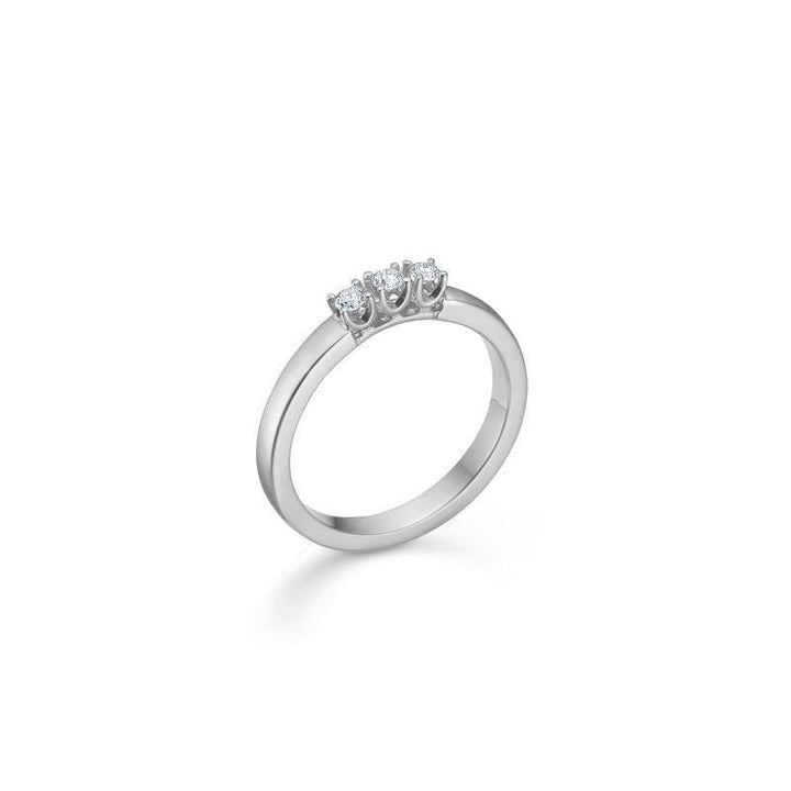 Mads Z 14kt Crown Alliancering Vitguld 0,12 ct med tre diamanter i rad i vitguld, Modell 1641843-001-1.