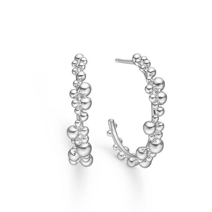 Mads Z Bubbles Creole 25mm, detaljerad silverkreol i bubbeldesign, nära framifrån. Modell 2110067-2110067-1.