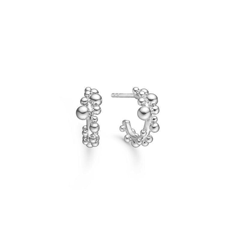 Mads Z Silver Bubbles Creole örhängen med ekologiska bolldetaljer i blank silver, Modell 2110066-1.