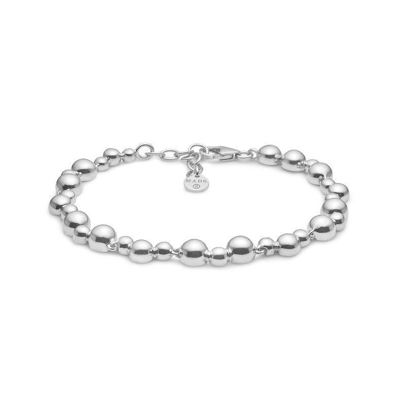 Mads Z Silver Embedded Ball Armband visat närbild, polerad silverkula design, Model2150084-1