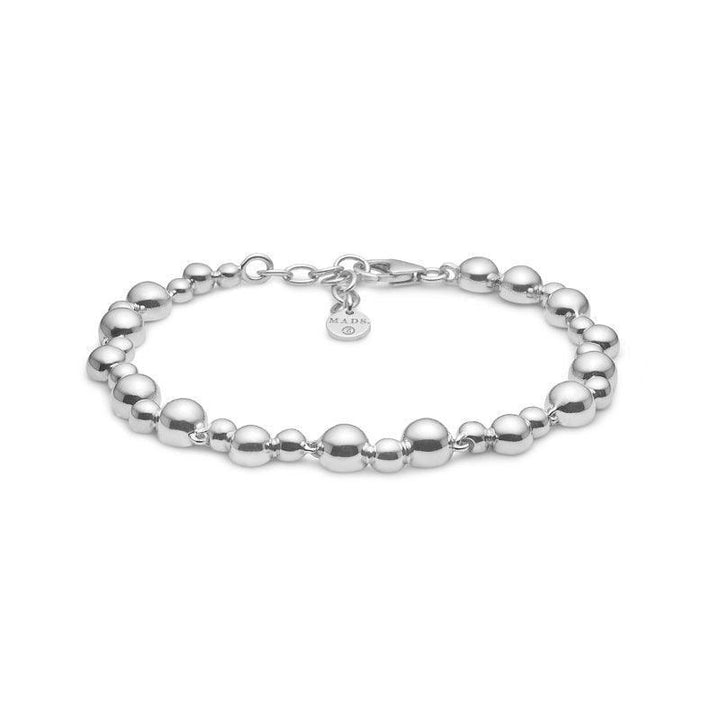Mads Z Silver Embedded Ball Armband visat närbild, polerad silverkula design, Model2150084-1