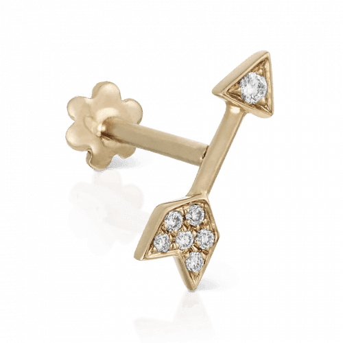 Maria Tash 10mm Diamond Arrow Threaded Stud i guld med små diamanter, elegant detaljskott. Modell xar10d-001-1