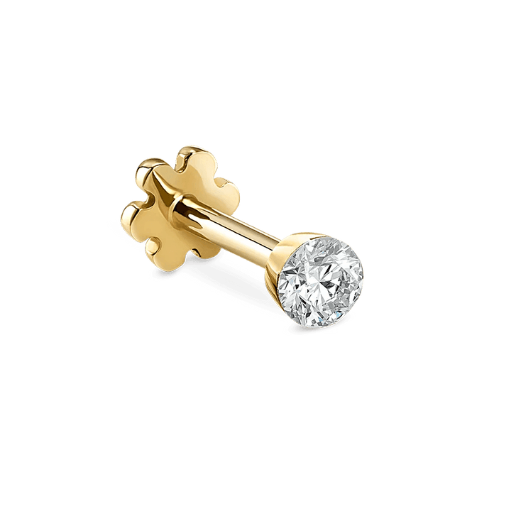 Maria Tash Invisible Set Diamond 2mm i guld med rund briljant, detaljfoto av örhängen. Modell XIVD-YG-W2-001-1.