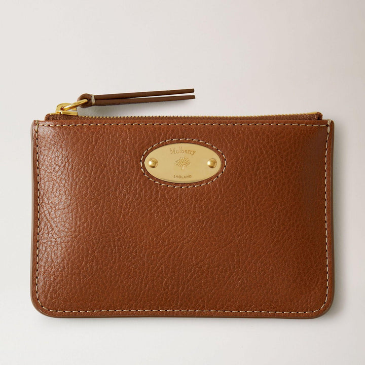 Mulberry Plånbok Plaque Small Zip Pouch Ek NVT Legacy i brunt läder med gyllene etikett, modell RL7084275G110