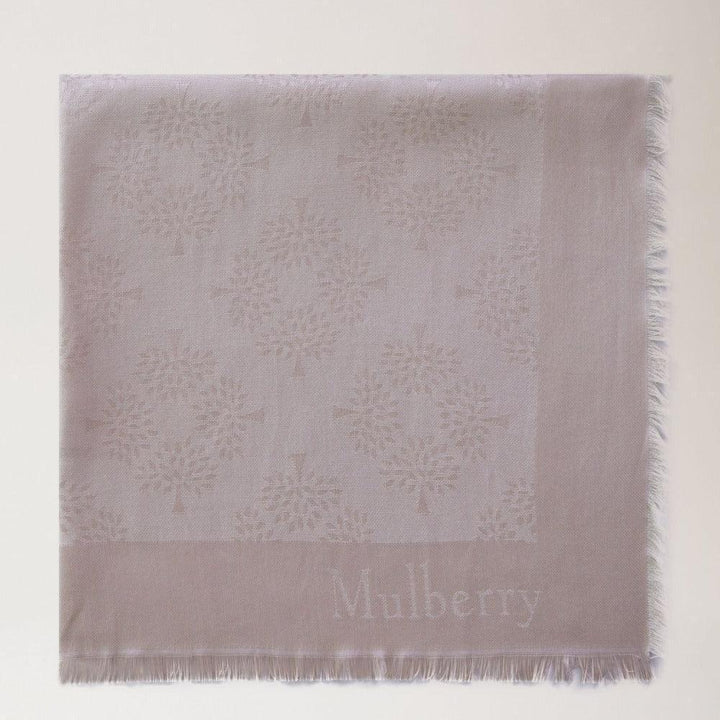 Mulberry Tree Square Silk Organic Cotton Rosewater scarf i dammrosa, vävt trädmotiv och fransad kant. Modell VS4639709J633-2.