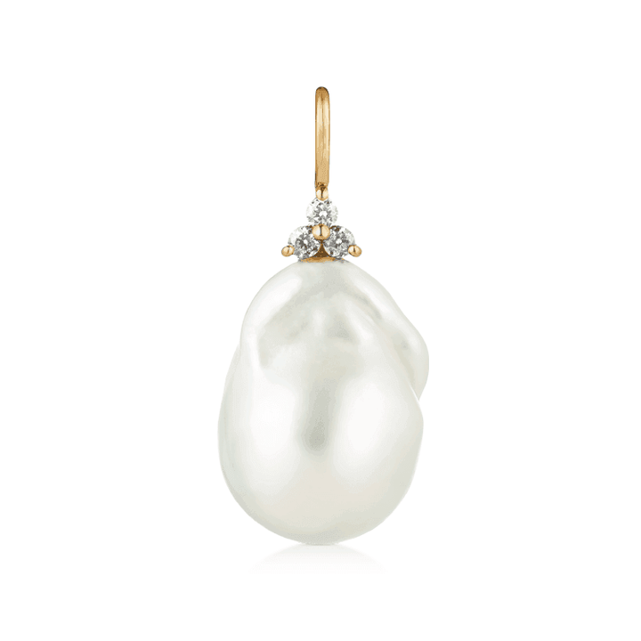 Ro Copenhagen 18kt Fryd Baroque Pearl Pendant diamanter med oregelbunden vit pärla och tre små diamanter, modell 108637-1