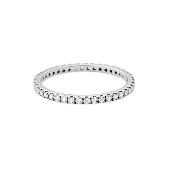 Ro Copenhagen 18kt Rock Classic Diamond Ring Vitguld med små diamanter i slimmad design, modell 106254-001-1.