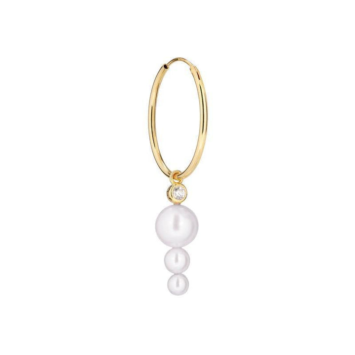 Toujours Hoop with pearls visar en elegant guldfärgad båge med tre vita pärlor och en klar sten. Modell SS2112-SS2112-1
