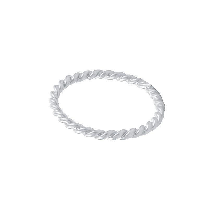 wioga-carla-ring-r-4009-s, tunn silverring med vriden design, elegant och enkel. Modell R-4009-S-001-1