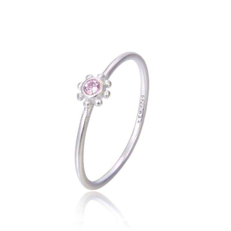 WiOGA Rosa Liten Solring med rosa sten i filigransilverdesign. Modell R-4004-S-001-1